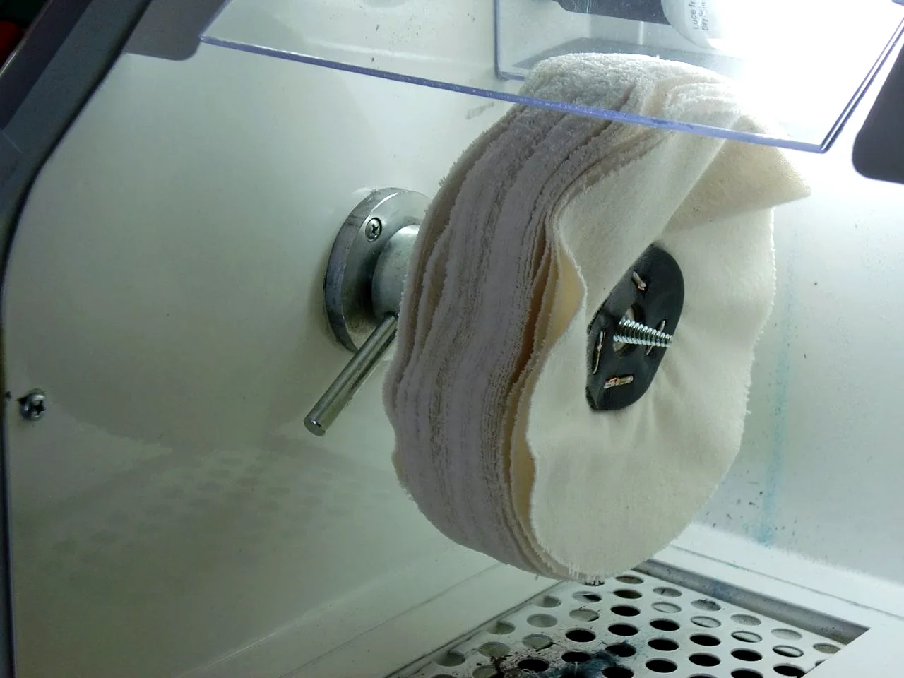 Mounted soft polishing wheel